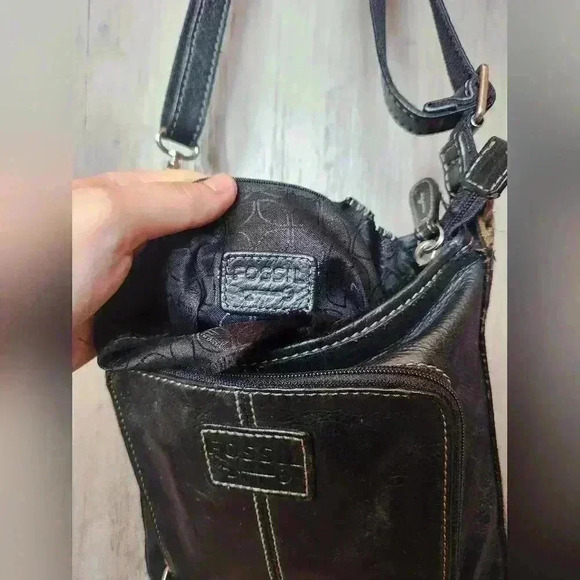 FOSSIL Black Classic Crossbody Logo Bag Small Size - Picture 8 of 14